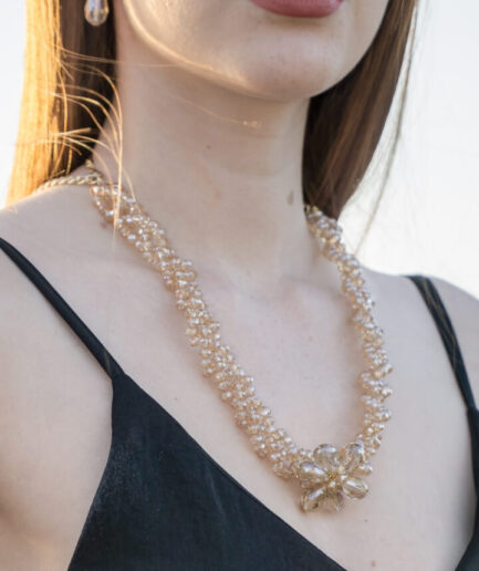 Exile pearl necklace